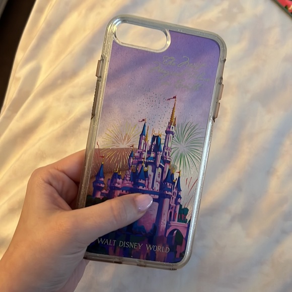 iPhone 8 Plus Disney castle phone case - Picture 3 of 3